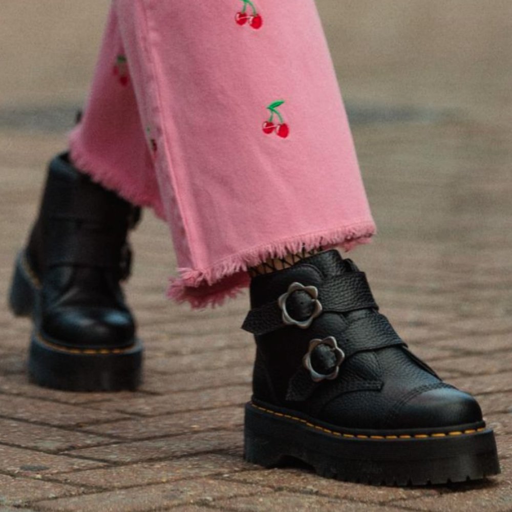 Dr. Martens DEVON FLOWER LEATHER PLATFORM BOOTS MSRP $230 Soft Comfortable